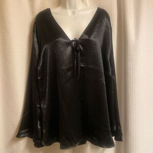 Ava &Viv black satiny flowy blouse size 3x